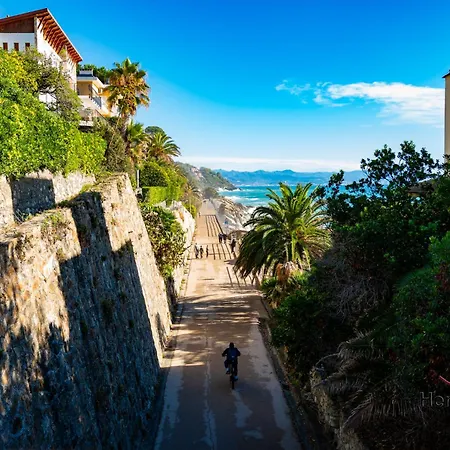 Prestige - Sea View - Free Parking Апартаменты Варацце