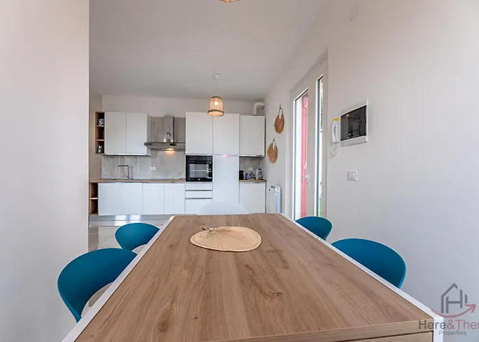 Prestige - Sea View - Free Parking Varazze