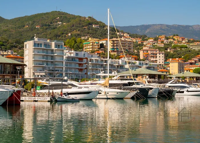Lägenhet Prestige - Sea View - Free Parking Varazze